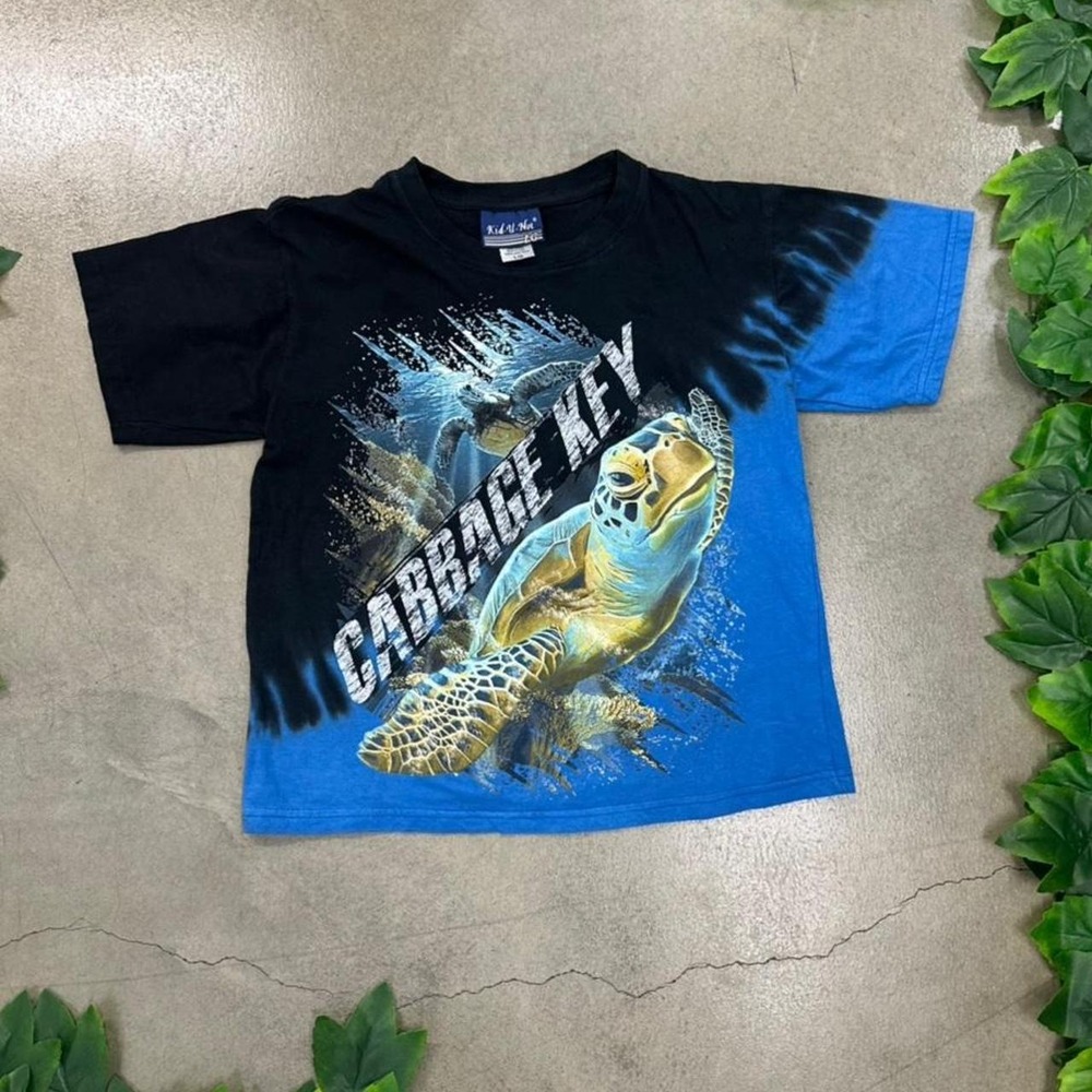 Vintage Y2K Sea Turtle Graphic T-Shirt